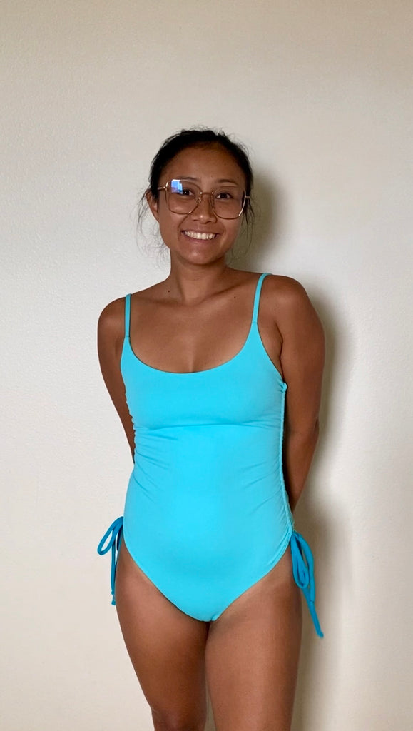 (L) Side-scrunch Onesie: Summer + Red