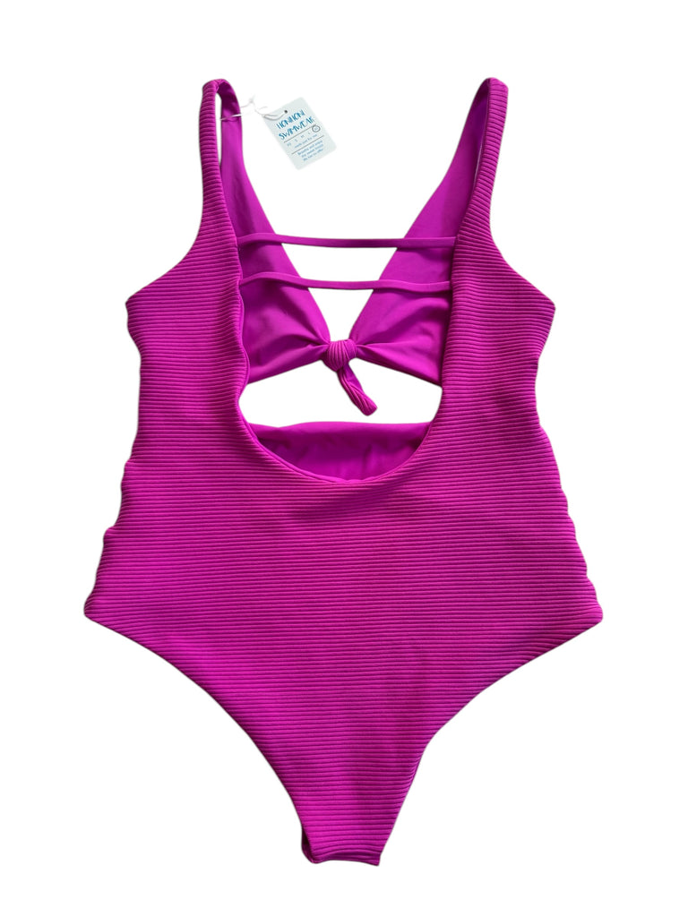 (XL) Noelani: Berry ribbed + solid