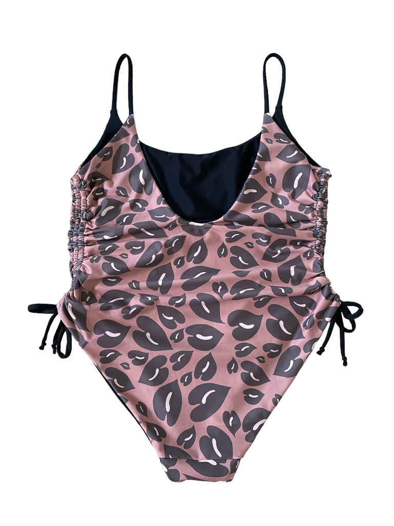 (XL) Side-scrunch Onesie: Anthurium + Black