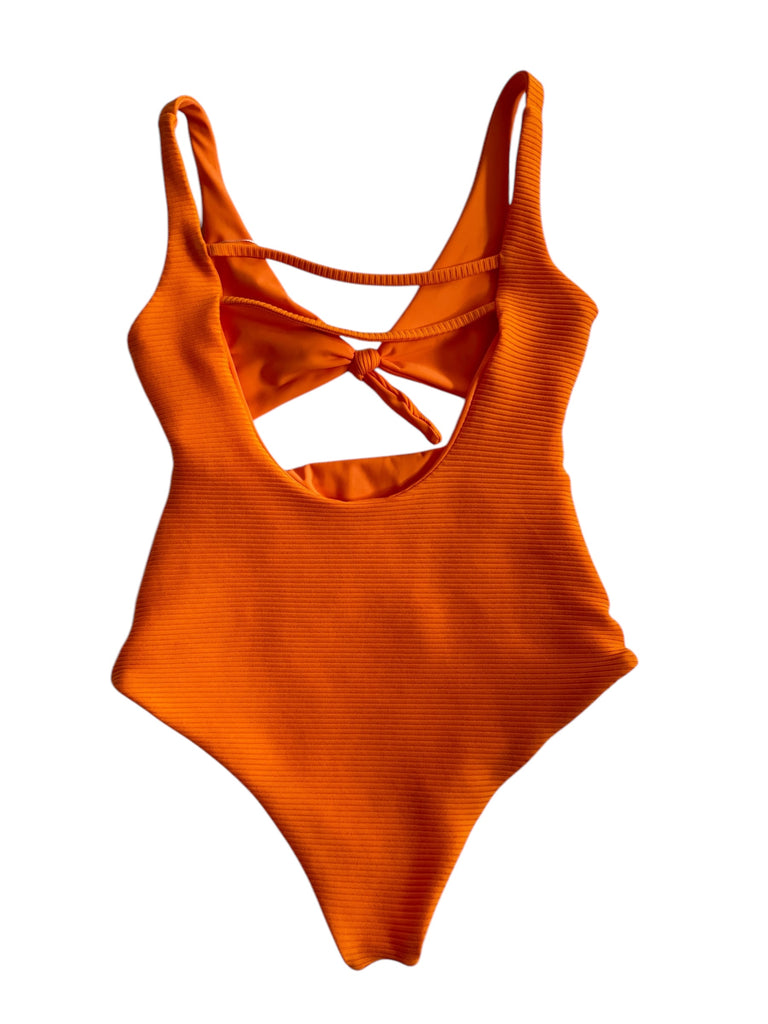 (M) Noelani: Orange ribbed + solid