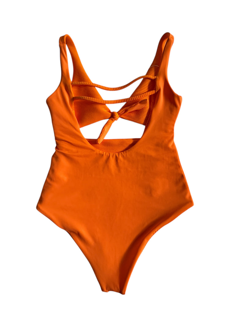 (M) Noelani: Orange ribbed + solid