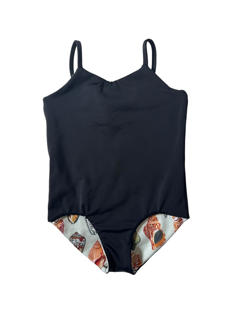 Addilyn one-piece (4/5 girls): Shells + Black