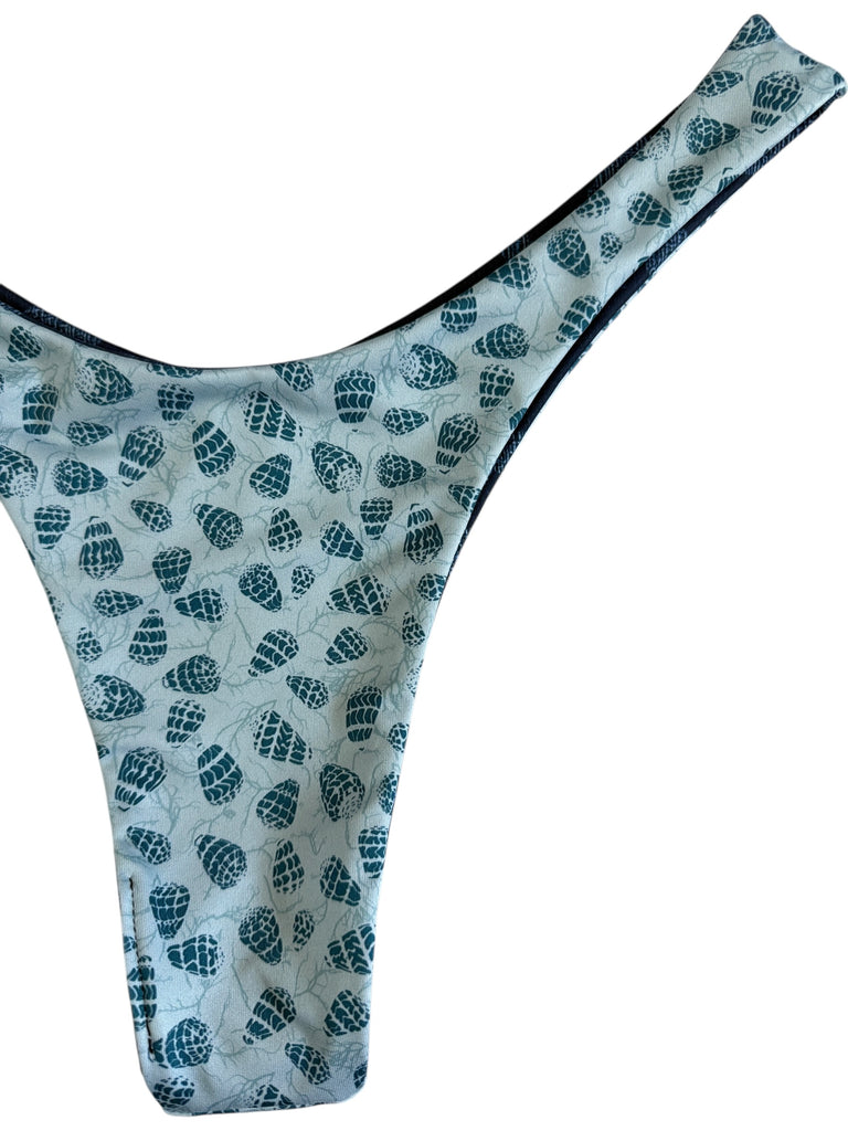 Lani bottom (XL): Blue Shells + Blue Camo