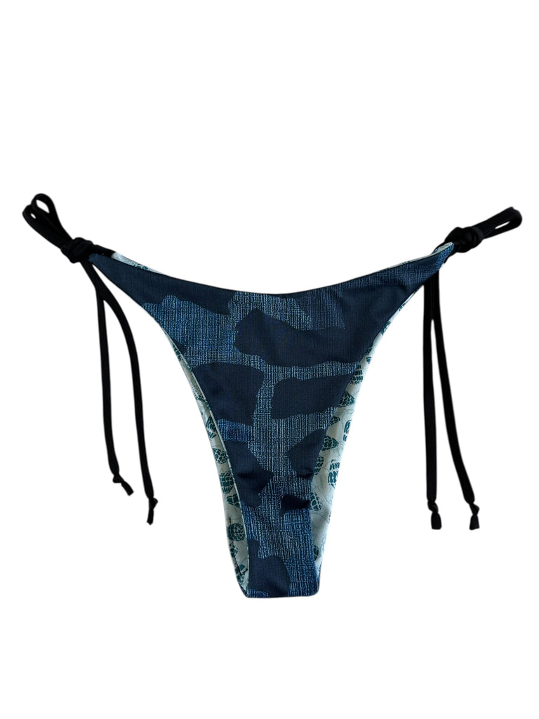 (L) Regan bottom: Blue Shells + Blue Camo